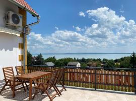 Georgina Panorámás Apartman - Bacchus Badacsony, family hotel in Badacsonytomaj