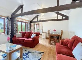 Linhay, Nr Barnstaple with outdoor pool, free wifi and parking