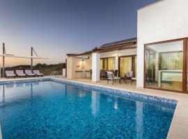 Villa Mala Halu, Hotel in Katun Gračanski