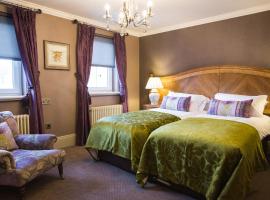 The Boars Head, Restaurant with Rooms, hotel v destinaci Auchtermuchty