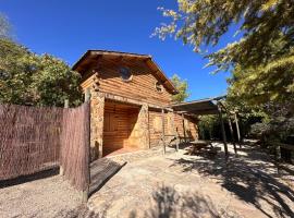 CASA DE MADERA ZUMACAR VI, hotel in Cazorla