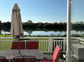 Pet-Friendly Lakeside Lodge &ndash; Cotswold Water Park, &kappa;&alpha;&tau;&alpha;&phi;ύ&gamma;&iota;&omicron; &sigma;&epsilon; South Cerney