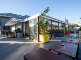 West Gemini Guesthouse