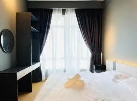Spacious Apartment near IIUM Medical Centre, ECR & Teluk Cempedak with Smart TV & Pool