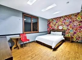Khan Motel