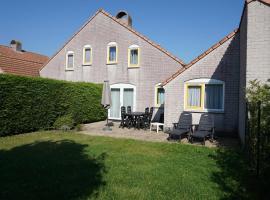 Kustverhuur, Vakantiepark Fort Soleil 52, Hotel in Breskens