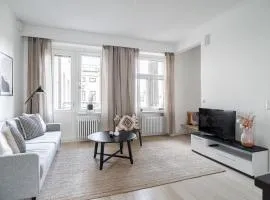 "PENTHOUSE" - Renovated 1BR Apt with Sauna & 60m2 Private Terrace