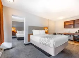 Suburban Studios Branson On The Strip