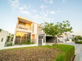 NewArabian Sidra 3 Villa 4 BR and Maid with Pool