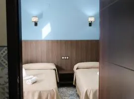 Hospedium DLJ Hostal La Paz Marmolejo Parking Gratis