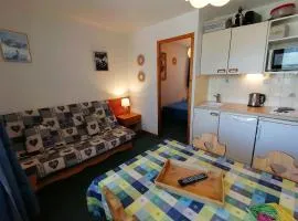 Appartement 4 pers · Ski aux pieds · Balcon · Casier à skis · Parking gratuit - FR-1-181-2534
