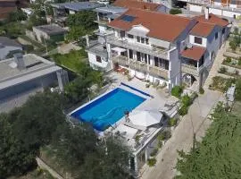 Villa Lana Apartments