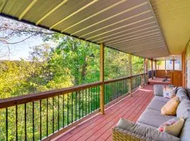 4 Mi to Cumberland River Cabin with Deck and Fire Pit