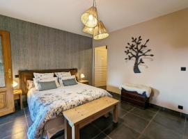 Chambre confortable avec Wi-Fi, parking et espace bien-être inclus - FR-1-582-485, hotel v destinaci Saint-Privat-dʼAllier