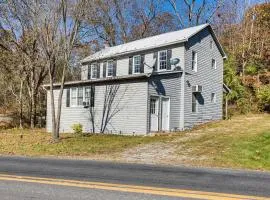 Tranquil Mt Pleasant Mills Retreat on 60-Acre Farm