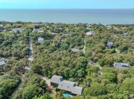 Stylistic Home and Easy Walk to the Beach, hotel in Truro