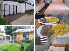 HOSTAL EL AROMO CHILLÁn, δωμάτιο σε οικογενειακή κατοικία σε Chillan