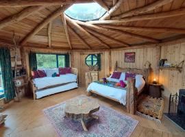 Magical Offgrid Roundhouse in Eryri, khu cắm trại ở Machynlleth