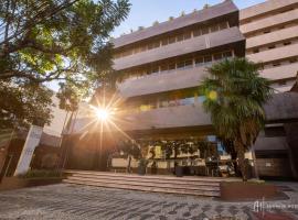Rede Andrade São Francisco, hotel v destinaci Curitiba