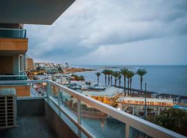 Beachfront Apartment Bugibba, hotel in St Paul's Bay