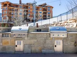 Modern 3-Bedroom Ski-In Ski-Out Retreat with Mountain Views & Resort Amenities