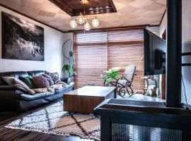 長期滞在向き ウィンタースポーツ好立地 キロロスキー場まで車で40分 スーパー徒歩5分 貸切一軒家