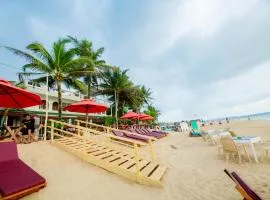 Royal Beach Hotel & Restaurant