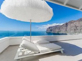 Blue Haven - Ocean View Penthouse with private jacuzzi