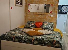 Maison chaleureuse avec jaccuzi au cœur deSoissons, hotel v destinaci Soissons