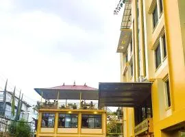 Yellow Pagoda Hotel