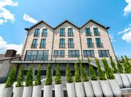Stonehenge Hotel & Restaurant