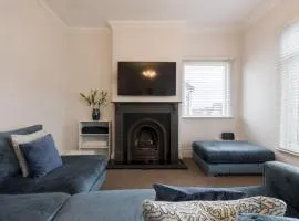 Pass the Keys Cosy Flat in Leigh Sea View
