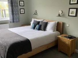 Marshpools Bed & Breakfast - Licensed near Weobley village