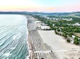 Apartament Todhe - Gjiri Lalezit 500m from the beach, hotel in Durrës