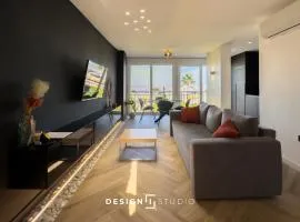 Pink Lake view Apartment