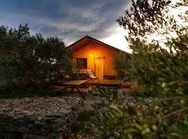 Adriatic Heritage Glamping No1 with Jacuzzi