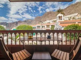 PARAISO BAMBOO - 2 bedrooms, 2 bathrooms, fibre net, heart of the Los Gigantes, tv channels