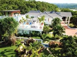 Mais Oui Villa