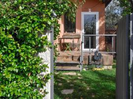 Acogedora casa con verde jardín by CABANA Rentals, ξενοδοχείο σε Ituero y Lama