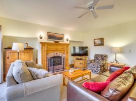 Ski-InandSki-Out at Jay Peak Resort Condo!, hotel u gradu 'Jay'