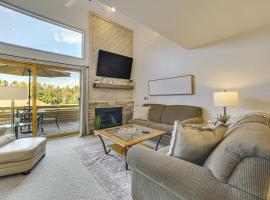 7 Mi to Dwtn - Family Condo in Harbor Springs!, ξενοδοχείο με πάρκινγκ σε Harbor Springs