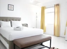 Spacious and Modern Studio Room Apartment at Grand Asia Afrika By Travelio