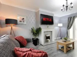 Comfy stays, Rotherham for contractors & Families, spacious conservatory, free parking, wifi etc