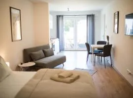 HUGOS Studio Apartment