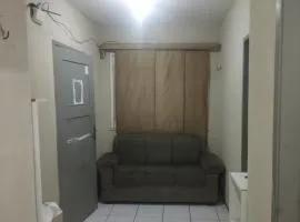 Apt com 2 qtos, 1 banheiro, mobiliado, fogão com gás, gostaria em Fortaleza Ceará