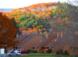 Cold Spring Plymouth Resort, hotel v destinaci Ashland