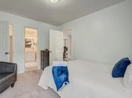 Steps to Downtown Eateries & Bars - With Fire Pit!