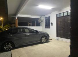 Rina Homestay 2, villa in Kuala Terengganu