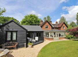 Railway Junction Cottage & The Cabin by NewFo rest, hotel v destinaci Brockenhurst