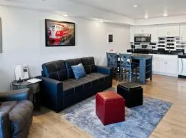 Walk to Landing and convention center beautiful